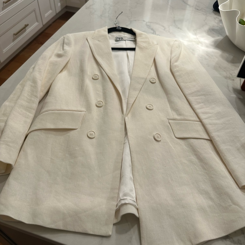Zara Women's Ivory Double-Breasted Blazer